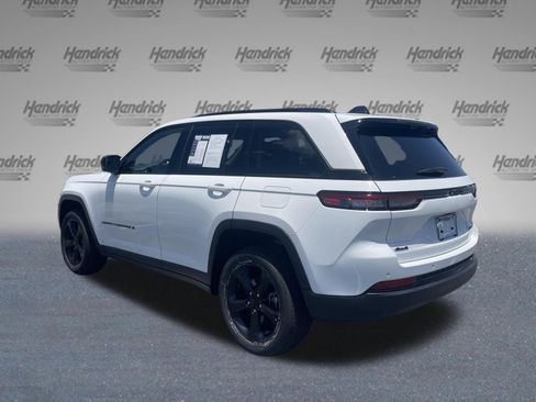 Used 2023 Jeep Grand Cherokee Limited w/ Luxury Tech Group II AWD/4WD image 7