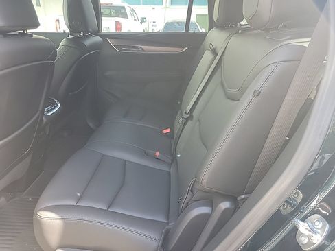 Used 2025 Cadillac XT6 Luxury FWD image 19