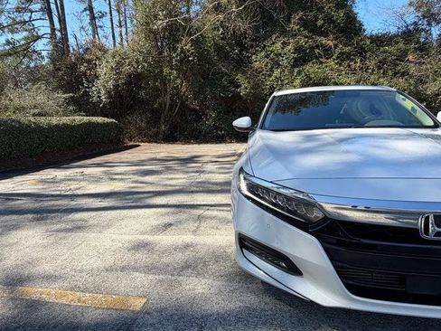 Used 2019 Honda Accord Touring image 15