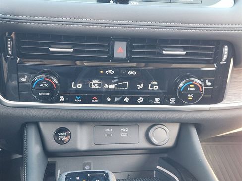 New 2026 Nissan Rogue Platinum image 14