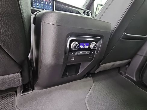 Used 2024 GMC Yukon XL Denali image 36