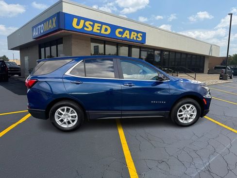 Used 2023 Chevrolet Equinox LT image 2