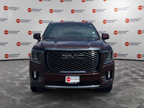 Used 2023 GMC Yukon XL Denali Ultimate AWD/4WD image 8
