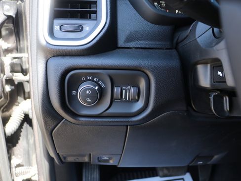 Used 2025 RAM 3500 Laramie AWD/4WD image 13
