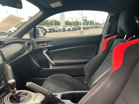 Used 2013 Scion FR-S RWD image 10
