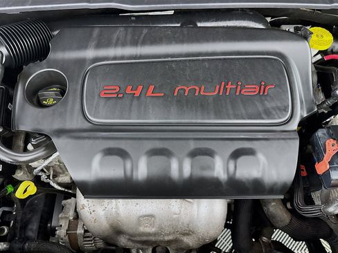 Used 2018 Jeep Compass Limited image 38