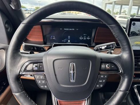 Certified 2024 Lincoln Navigator Reserve AWD/4WD image 30