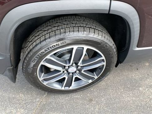 Used 2021 GMC Acadia SLT AWD/4WD image 27