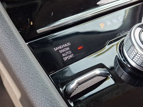 Certified 2022 Jeep Grand Cherokee L Limited AWD/4WD image 25