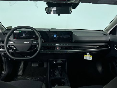 New 2026 Kia K4 LXS image 30