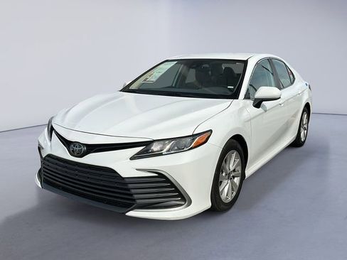 Used 2023 Toyota Camry LE image 1