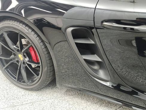 Used 2018 Porsche 718 Cayman GTS RWD image 20