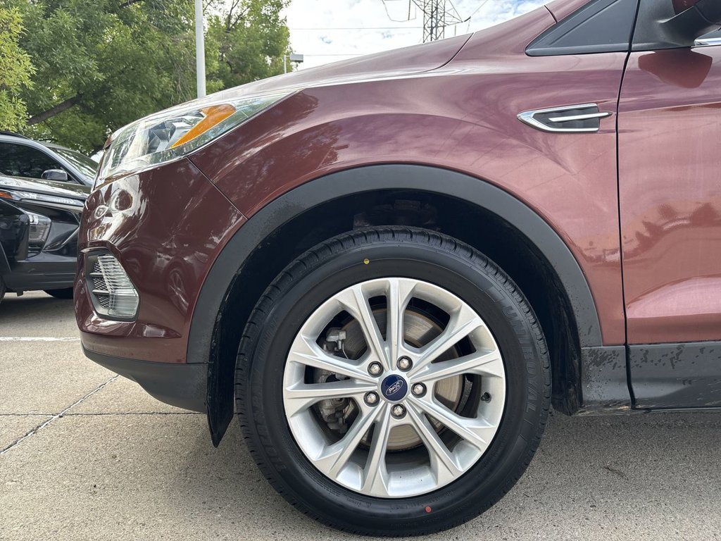 Used 2018 Ford Escape SEL AWD/4WD image 35