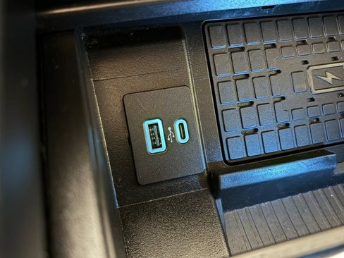 Used 2024 Ford Expedition Max XLT image 30