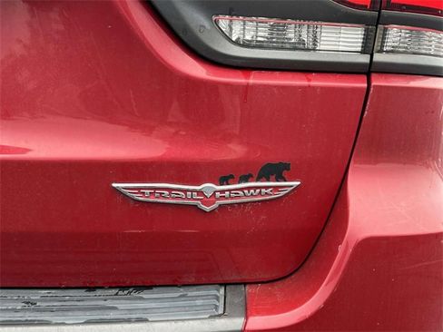 Used 2017 Jeep Grand Cherokee Trailhawk w/ Trailhawk Luxury Group image 9