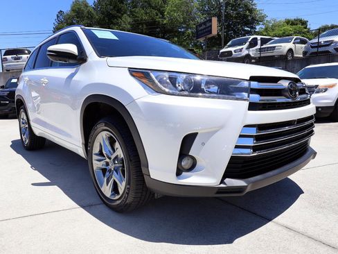 Used 2018 Toyota Highlander Limited Platinum FWD image 9