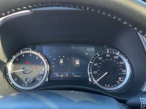 Certified 2024 Toyota Highlander XLE image 14