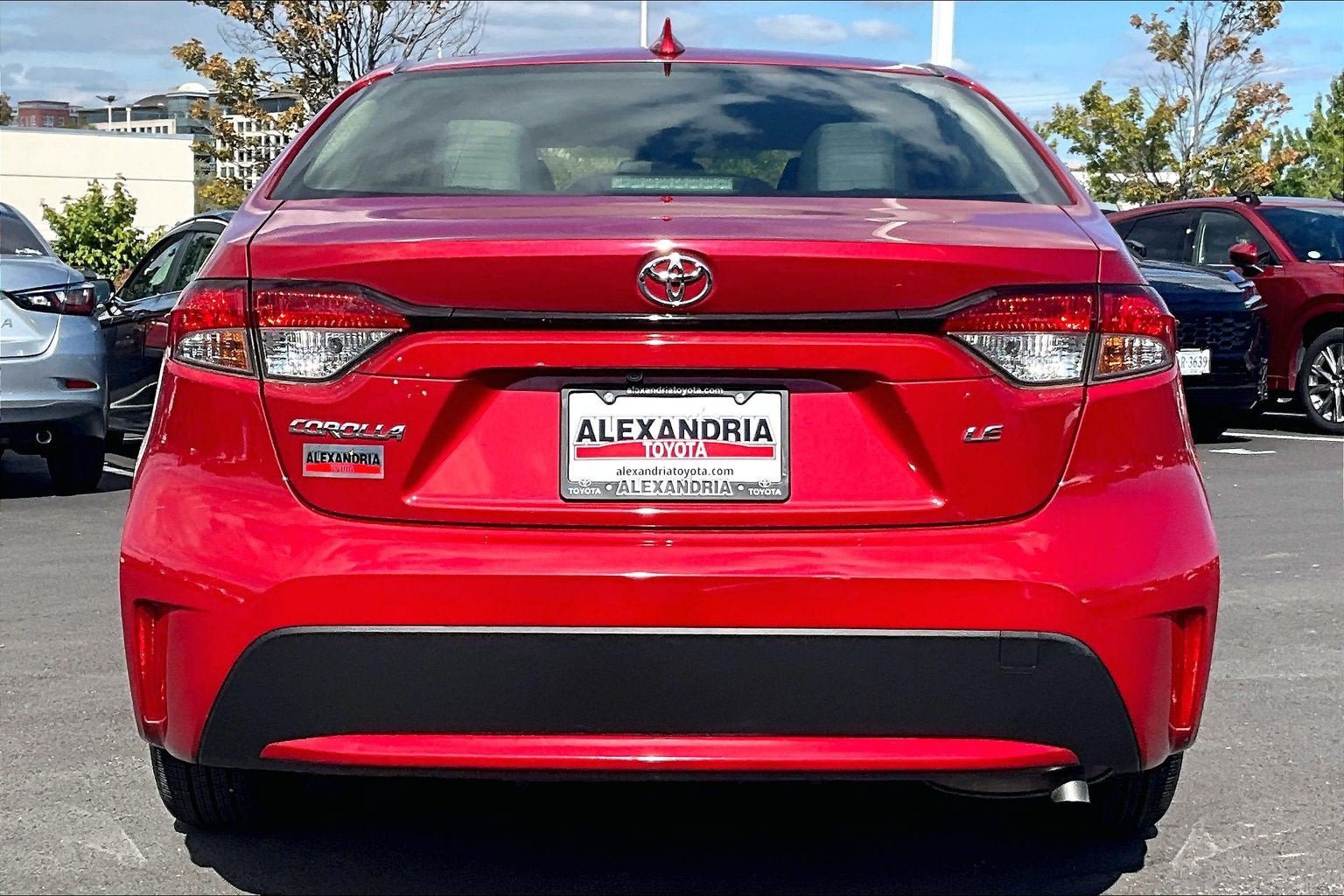 Used 2020 Toyota Corolla LE FWD image 4