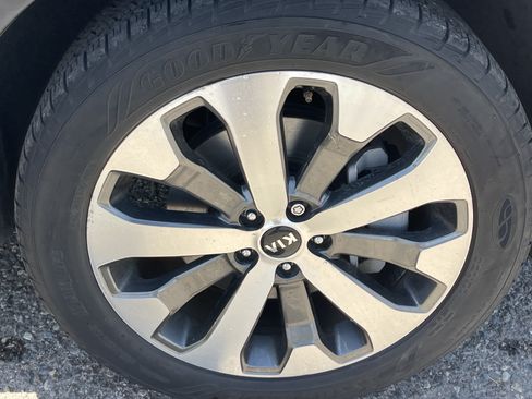 Used 2021 Kia Telluride EX w/ EX Premium Package FWD image 9