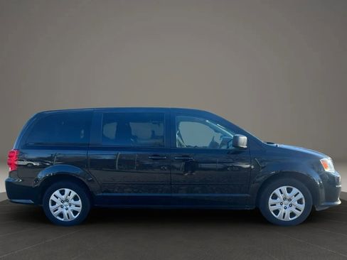 Used 2017 Dodge Grand Caravan SE w/ Power Window Group image 4