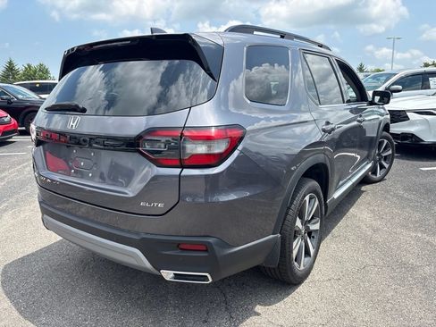 Used 2025 Honda Pilot Elite image 12