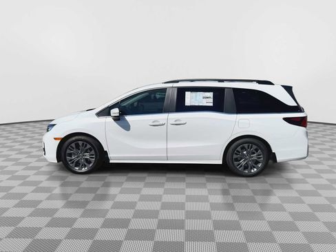 New 2026 Honda Odyssey Touring image 5