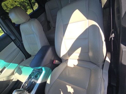 Used 2015 Ford Explorer XLT w/ Equipment Group 202A image 14