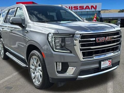 Used 2021 GMC Yukon SLT w/ SLT Premium Package image 1