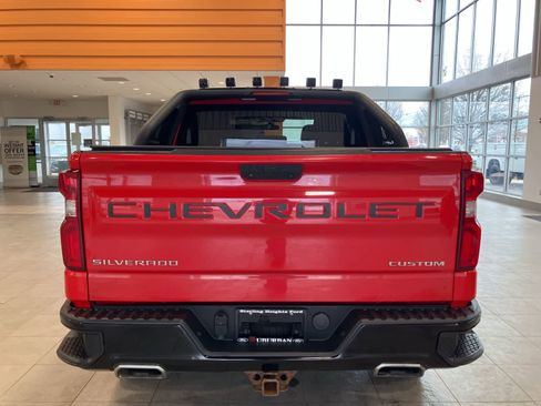 Used 2019 Chevrolet Silverado 1500 Custom Trail Boss w/ Custom Convenience Package AWD/4WD image 6