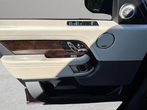 Used 2019 Land Rover Range Rover HSE AWD/4WD image 17