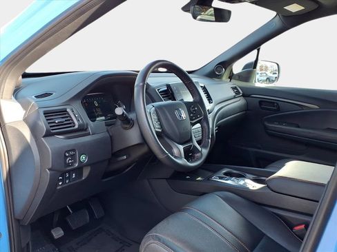 Used 2025 Honda Passport TrailSport image 8