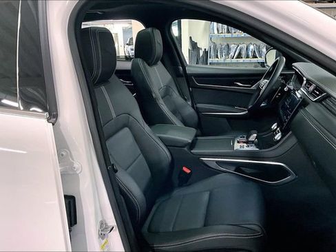 Certified 2025 Jaguar F-PACE R-Dynamic S image 6
