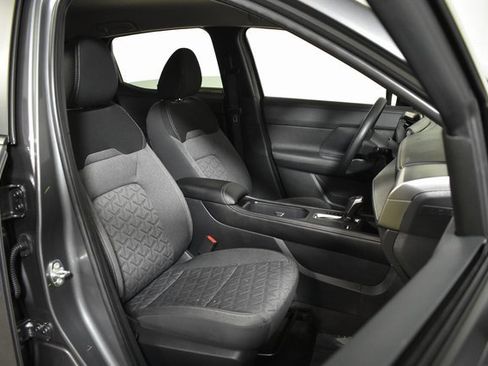 Certified 2025 Nissan Kicks SV image 30