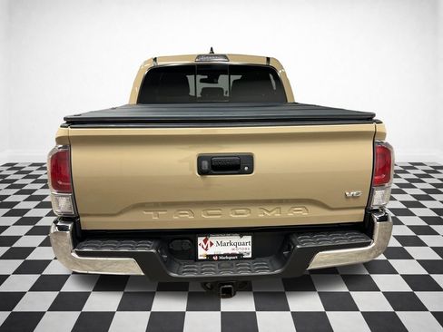 Used 2020 Toyota Tacoma TRD Off-Road AWD/4WD image 7
