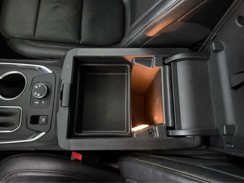 Used 2019 Chevrolet Traverse Premier image 22