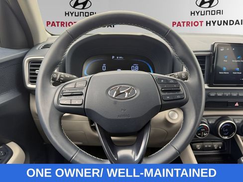 Used 2023 Hyundai Venue Limited FWD image 12