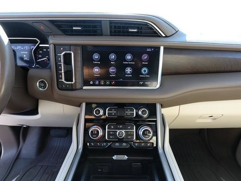 Used 2021 GMC Yukon Denali AWD/4WD image 17