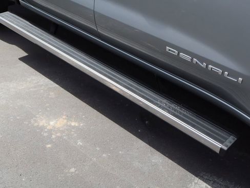 Used 2025 GMC Sierra 1500 Denali Ultimate image 10