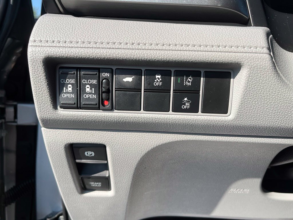 Used 2018 Honda Odyssey EX-L image 16