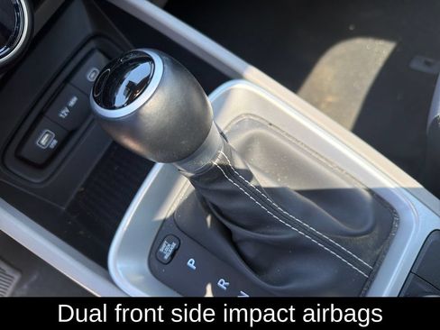 Used 2025 Hyundai Venue SEL FWD image 23