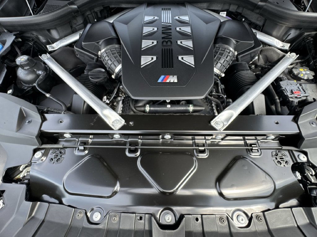 Used 2027 BMW X7 M60i AWD/4WD image 18