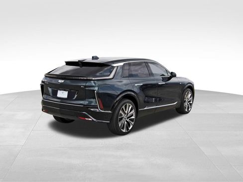 New 2027 Cadillac Lyriq Signature Luxury w/ Nappa Leather Package AWD/4WD image 4