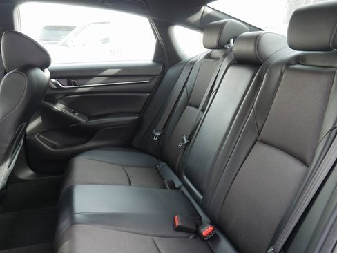 Used 2018 Honda Accord Sport image 27