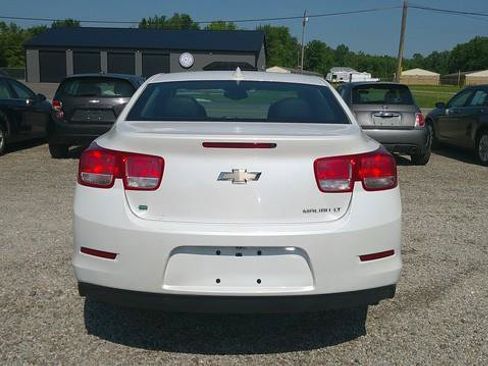 Used 2015 Chevrolet Malibu LT FWD image 4