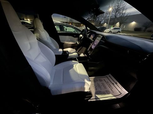 Used 2019 Tesla Model X P100D image 3
