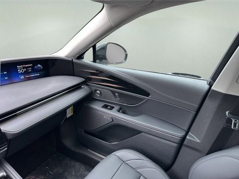 New 2026 Lincoln Nautilus Premier w/ Equipment Group 102A AWD/4WD image 17