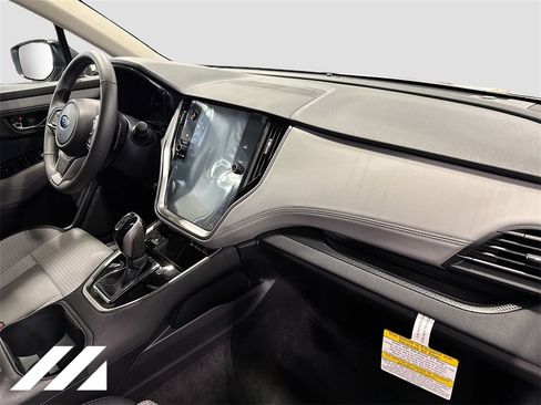 Used 2025 Subaru Outback Premium image 29