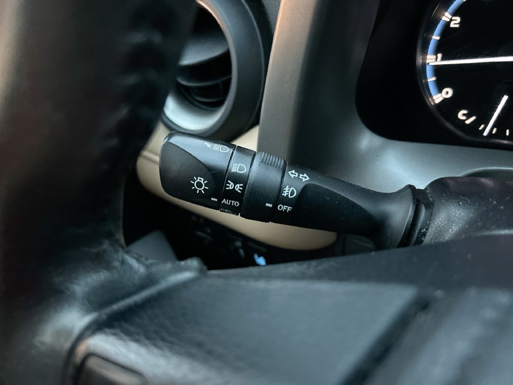 Used 2018 Toyota RAV4 XLE FWD image 20