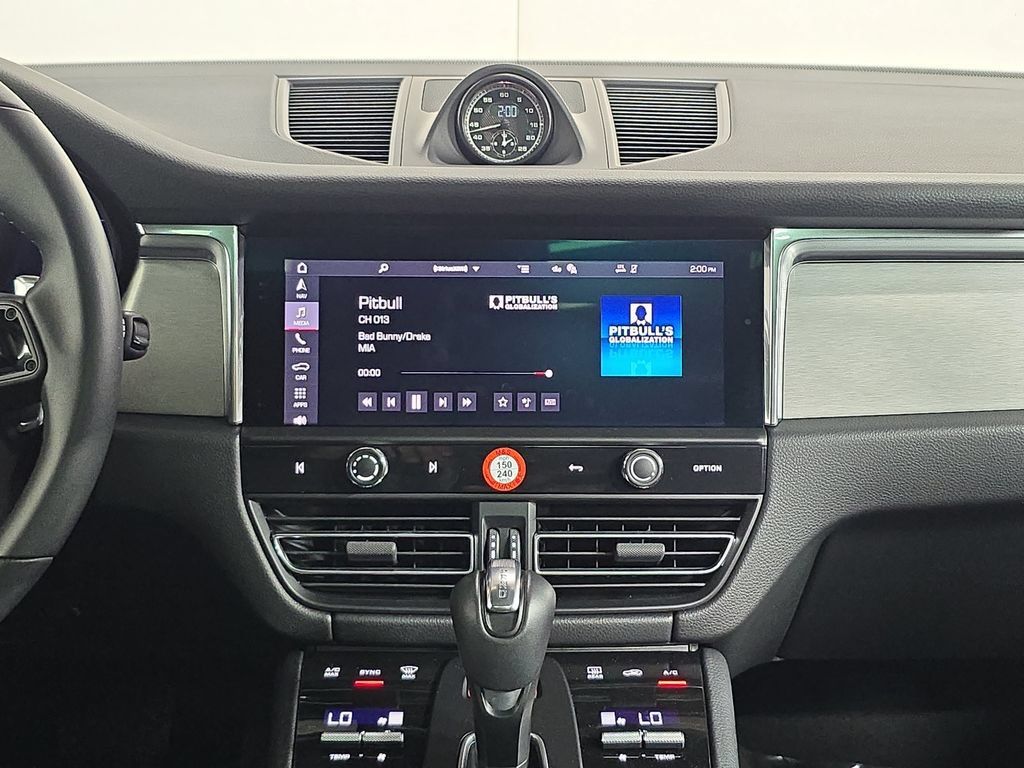 Certified 2026 Porsche Macan AWD/4WD image 16