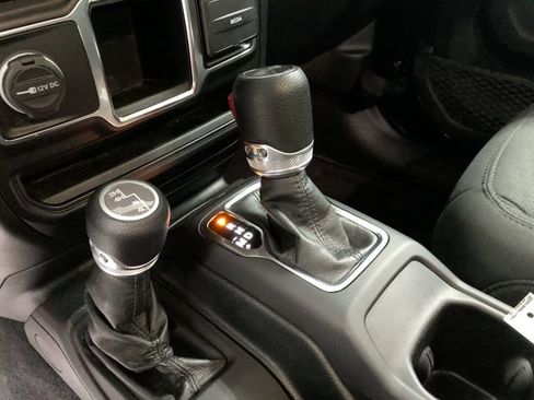 Used 2021 Jeep Wrangler Unlimited Sport AWD/4WD image 24